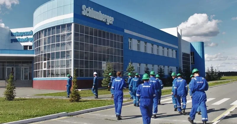 Нефтесервисный гигант SLB сокращает деятельность на Ближнем Востоке