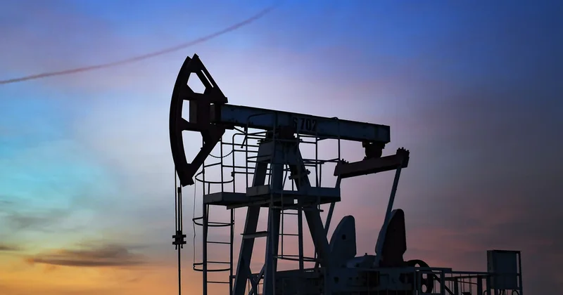 МЭА понизило прогноз мирового роста спроса и добычи нефти