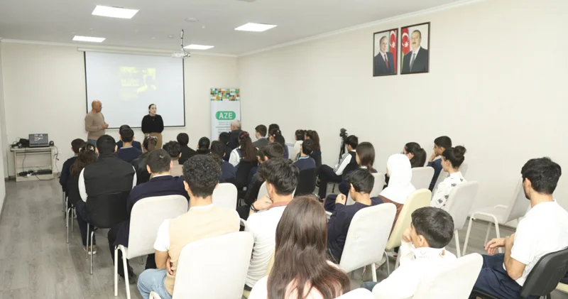 Ad günü şamları nın nümayişləri başa çatdı (FOTO)