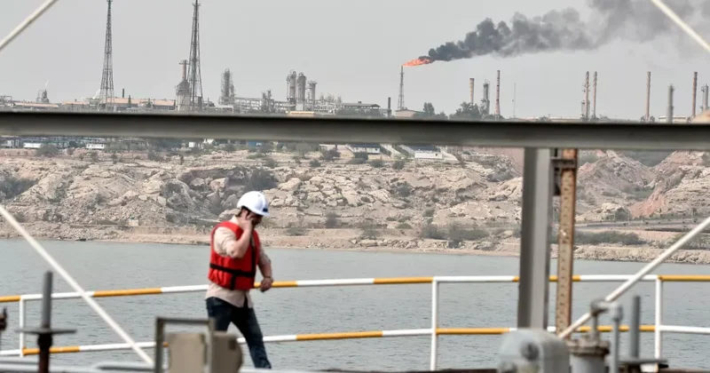 Нефтяные порты Ирака закрыты после ударов по танкерам