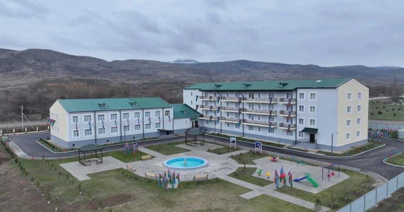Qubadlıda “Sərhədçi” yaşayış kompleksi hərbçilərin istifadəsinə verilib VİDEO