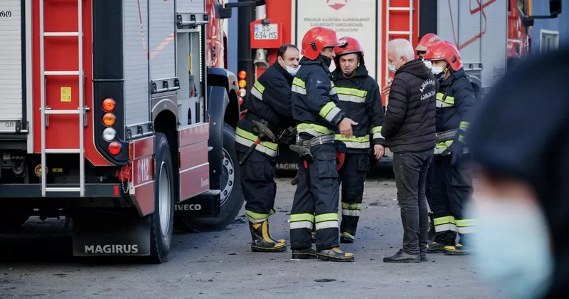 Пожар вспыхнул на складе в грузинском Рустави