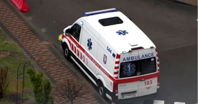 Təcili yardım avtomobili vuruldu 3 nəfər xəsarət aldı FOTO