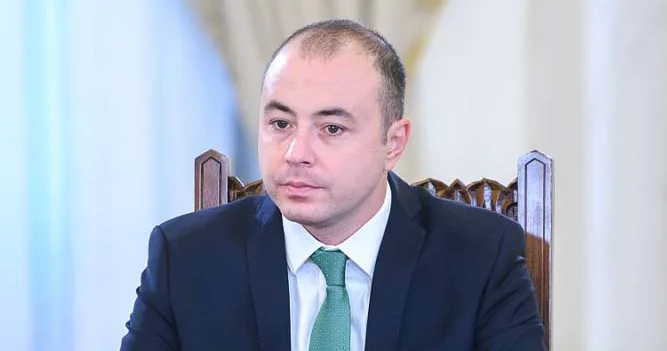 Səfirdən sərt açıqlama: “Prezident postuna...”