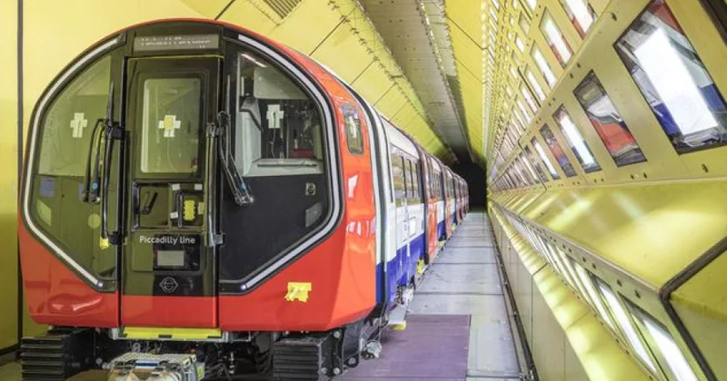 Londonda elektrik kəsintisi metroda ciddi nəqliyyat pozuntularına səbəb olub