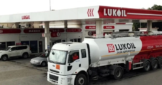 LukOil dan bezin fırıldağı FOTOFAKT