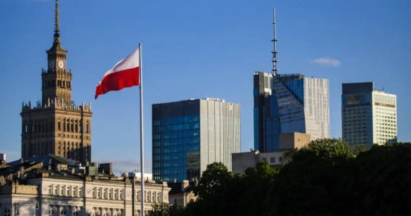 Польша сокращает поддержку украинцам