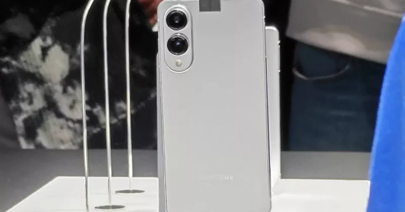 Журналисты слили официальные изображения Samsung Galaxy S25 Edge