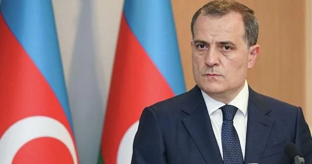 Bayramov Bəhreyn baş naziri ilə görüşdü