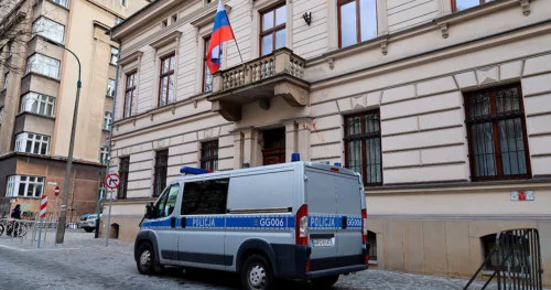 Польша закрывает генконсульство России в Кракове и высылает дипломатов ОБНОВЛЕНО