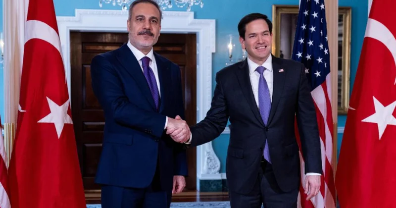 Hakan Fidan ABŞ Dövlət katibinə Suriya qarşı sanksiyaların ləğvinin əhəmiyyətindən danışıb