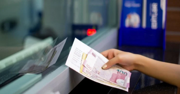 Azərbaycan əhalisinin banklardakı əmanəti Azalıb, yoxsa çoxalıb?