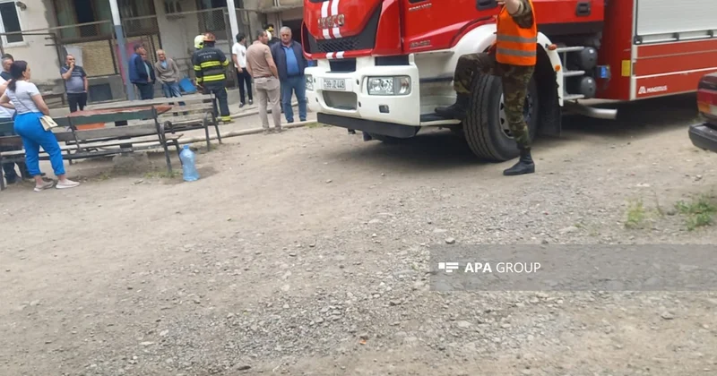 Gəncədə mənzildə yanğın olub, bir nəfər ölüb YENİLƏNİB 1 VİDEO