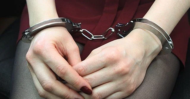 Evində kirayə yaşaydığı qohumunun pulunu oğurladı, həbs edildi