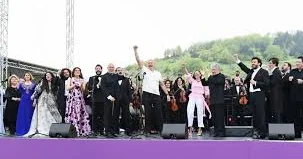 30 il sonrakı Xarıbülbül festivalı musiqili Zəfər