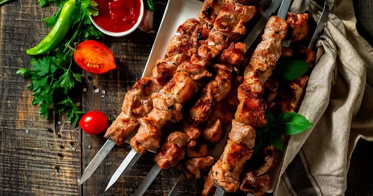 Оземпик и его аналоги вызывают отвращение к вину и мясу, выяснили ученые