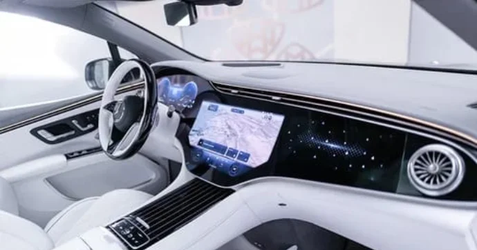 Avtomobillərdə sensor ekranla bağlı qaydalar dəyişir
