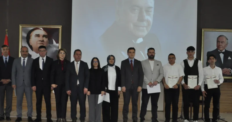 Qarsda Heydər Əliyev adına liseydə Azərbaycan dövlətçiliyinin memarının xatirəsi anılıb
