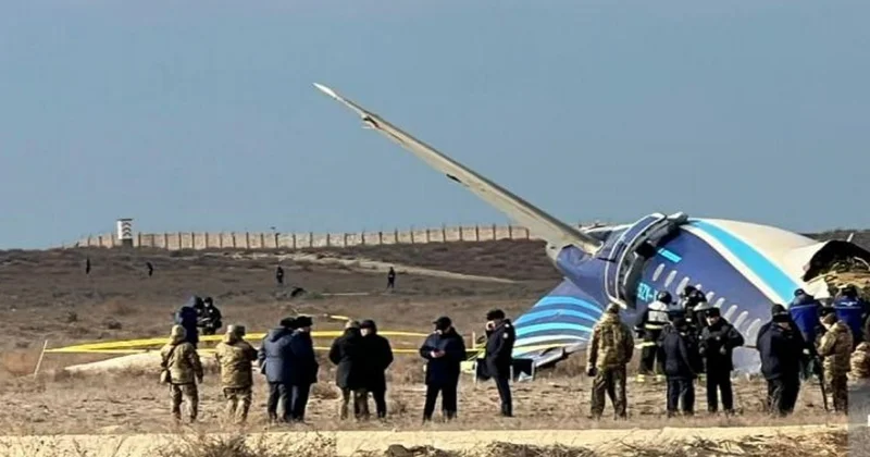 Российские СМИ пытались получить от Казахстана данные о крушении самолета AZAL