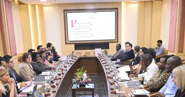 Hesablama Palatasının auditoru Hindistanda beynəlxalq forumda iştirak edib