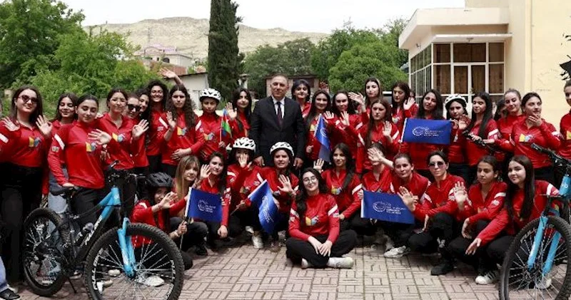 MDU nun veloparkçı qızları Bakı Xankəndi veloyürüşünə qoşuldular