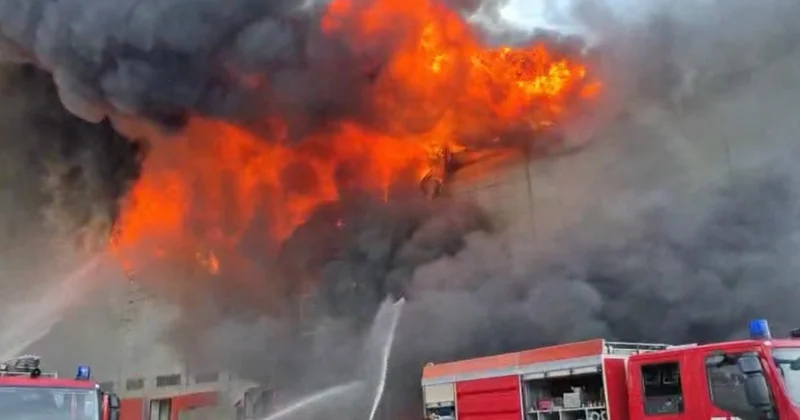 Lökbatanda yanan Kontakt Home un anbarı olub FOTO