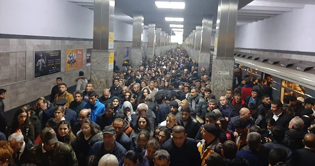 Bakı metrosu sıxlığa görə dünyada ilk onluqdadır