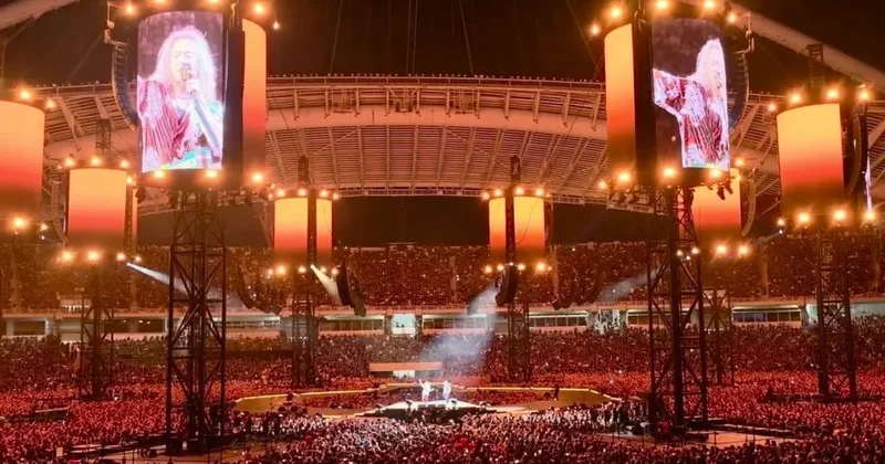 Metallica rok qrupunun konserti Afinada zəlzələyə səbəb oldu VİDEO