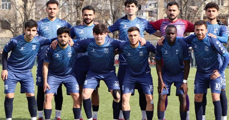 Кварацхелия помог Мингячевиру