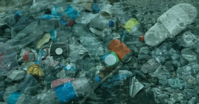 Alimlər əmrlə özünü məhv edən canlı plastik yaratdı