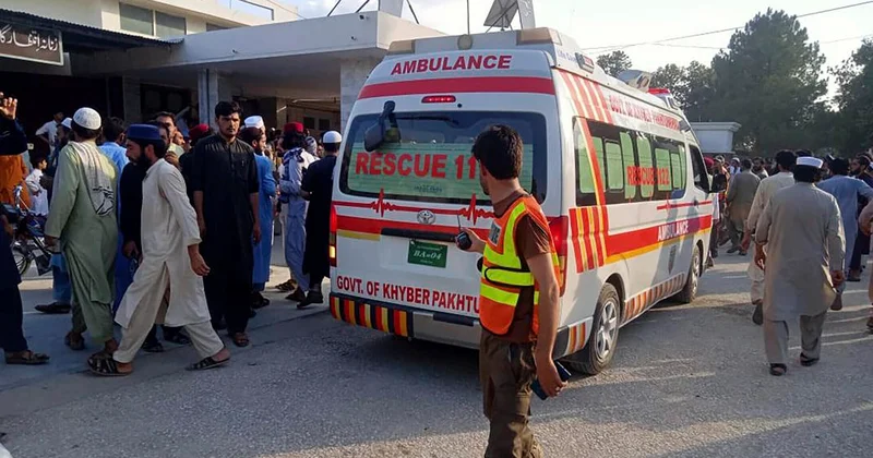 Pakistanın şimal qərbində polis maşınına edilən bomba hücumunda yeddi nəfər həlak olub