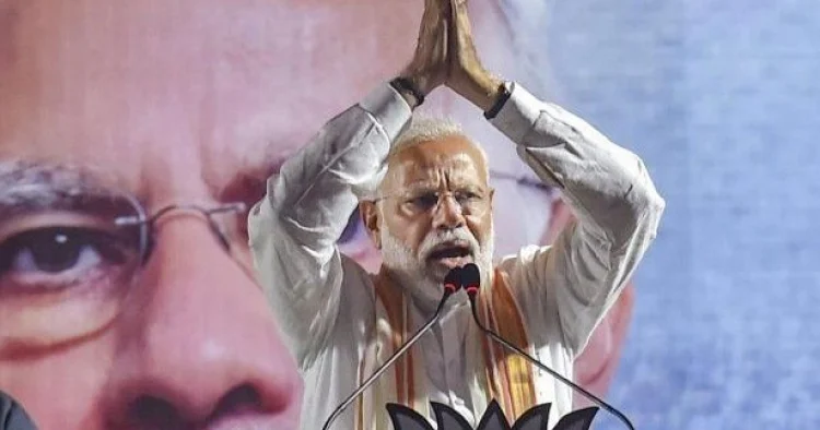 Modi məktəblərdə müvəqqəti olaraq onlayn təhsilə keçməyə çağırıb