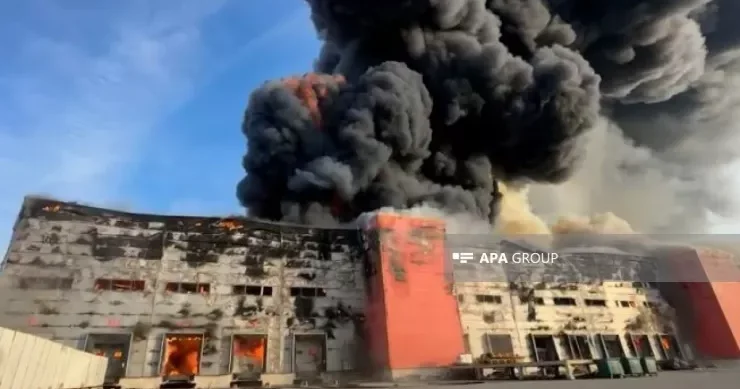Lökbatanda dəhşətli yanğın Anbar yanır FOTO VİDEO