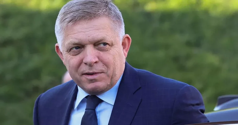 Фицо: Словакия не собирается быть частью военного конфликта