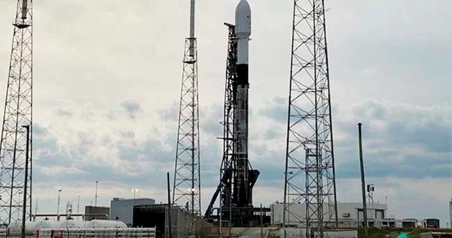 SpaceX orbitə ABŞ kəşfiyyatı üçün peyklər buraxır