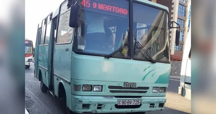 В Баку обновляют автобусы на маршруте №45