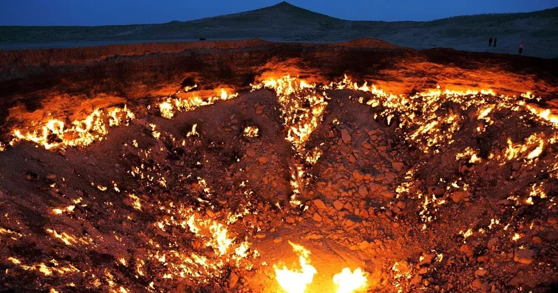 Səhrada açılan nəhəng krater 53 İldir fasiləsiz yanır KONKRET