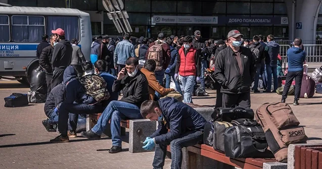 Rusiyada 2 mindən çox miqrantı qanunsuz leqallaşdıran şəbəkə üzvləri həbs edildi