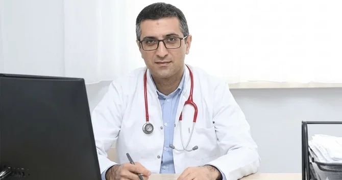 Tanınmış həkim vəzifəsindən AZAD EDİLDİ