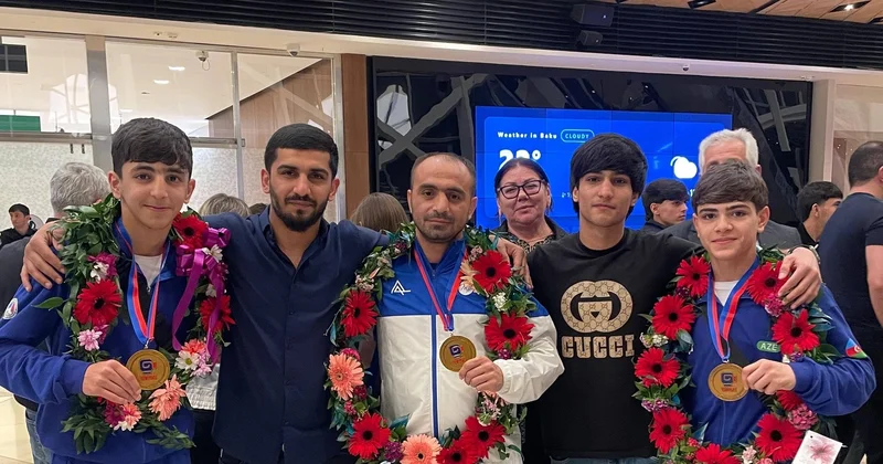 Avropa çempionatında medal qazanan idmançılarımız vətənə dönüblər