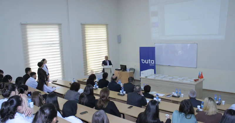 “Gənc tədqiqatçılar” konfransı: ADAU nun əczaçı tələbələri biliklərini nümayiş etdiriblər