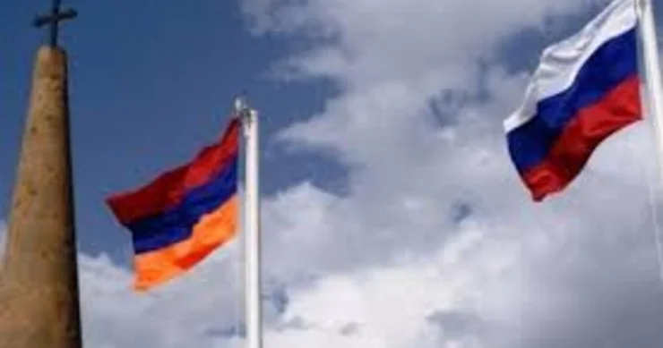 ​Rusiya Ermənistanda hakimiyyət dəyişikliyinə necə hazırlaşır? Britaniya hökuməti açıqladı