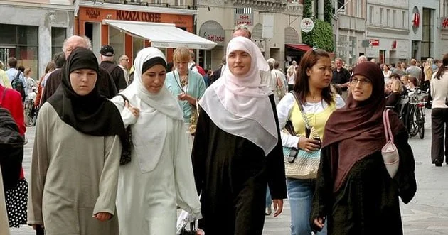 Dünyada ən az müsəlmanın yaşadığı ölkələrin SİYAHISI FOTO