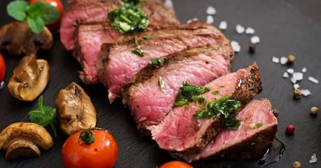 Почему оно жесткое. 10 ошибок при приготовлении мяса и как их исправить