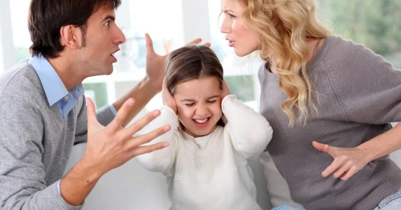 Boşanma zamanı uşağın xaricə aparılması qadağan edilə bilər?