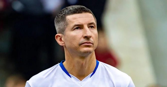 Futbolçuda xərçəng aşkarlandı Həkim xəstəliyi Xəyanətkar adlandırdı