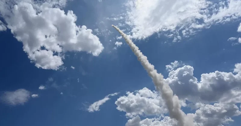 Rusiya ağır qitələrarası ballistik raketi Sarmat ı uğurla sınaqdan keçirib