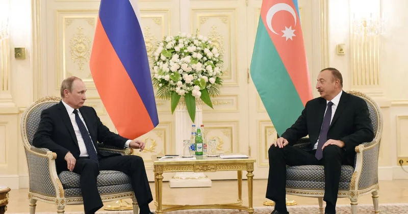 Azərbaycan Prezidenti Putini Rusiya Günü münasibətilə təbrik etdi