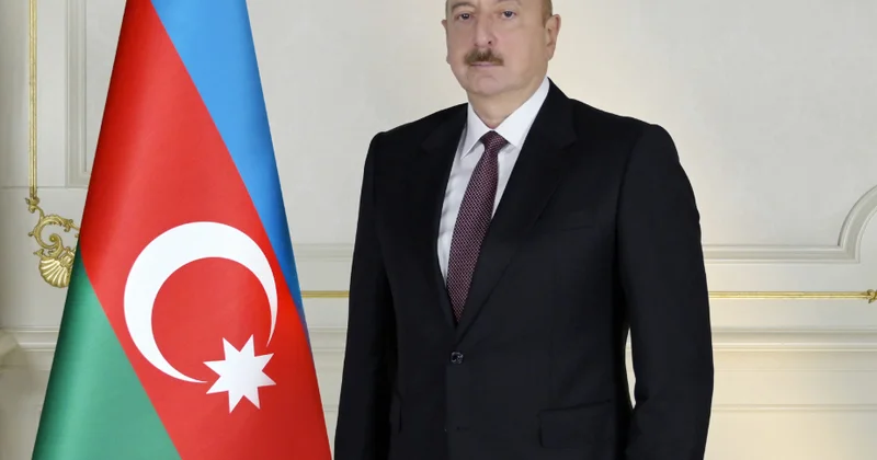 Böyük Britaniya və Şimali İrlandiya Birləşmiş Krallığının Baş naziri Zati aliləri cənab Kir Starmerə