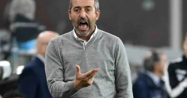 A seriyasında istefa